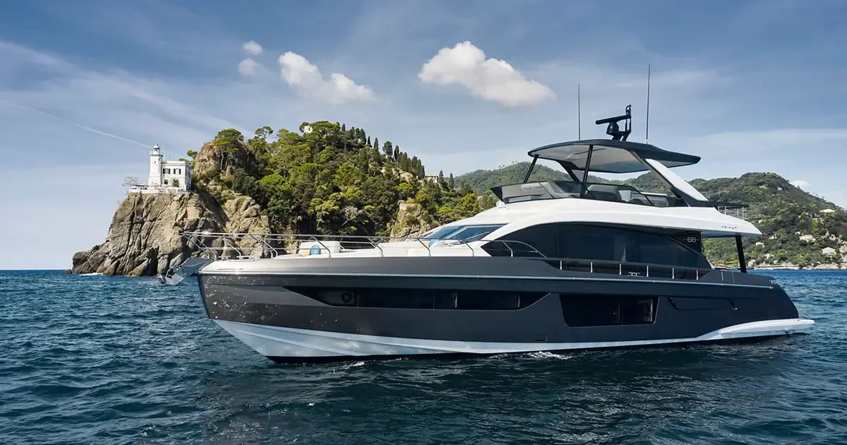 Azimut fly 68 1500 5.jpg